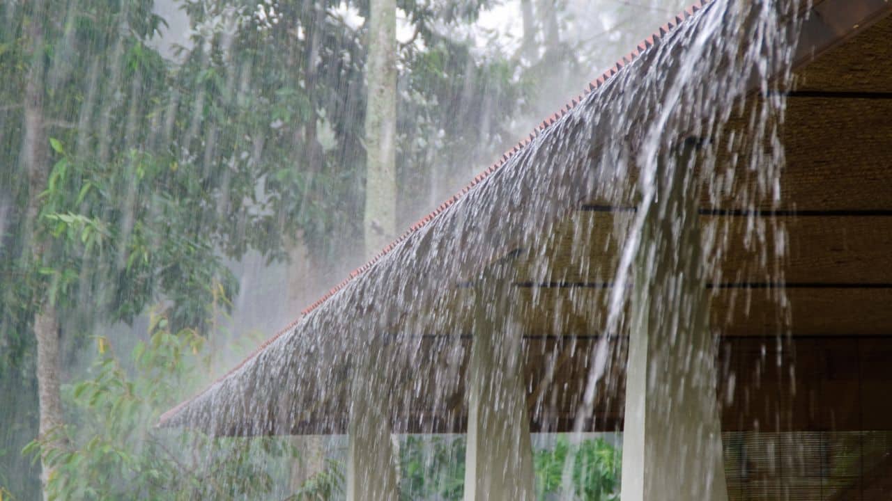 フィリピン北部、モンスーンによる大雨警報発令