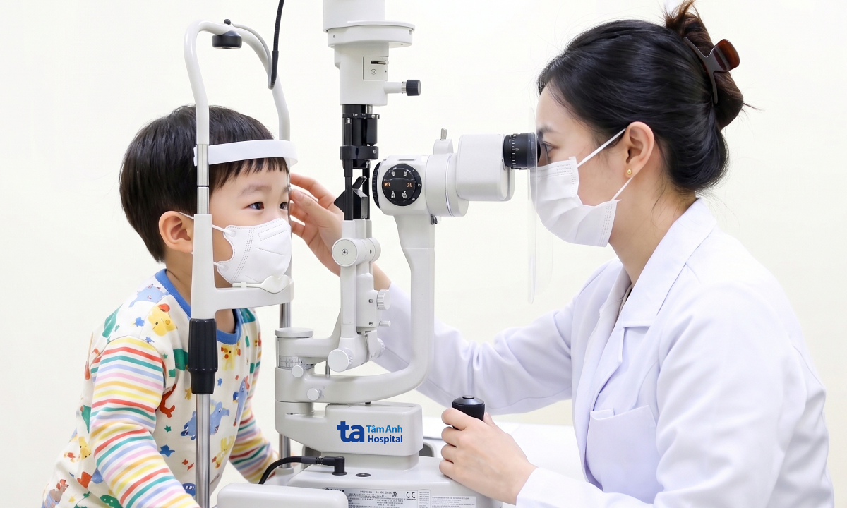 乳幼児の涙道閉塞症治療における全身麻酔の選択:医師が解説する判断基準とリスク