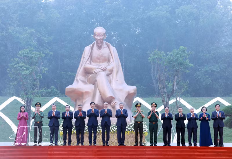 Top Leader Attends Ceremony Marking 72 Years Since Ho Chi Minh's Visit to Hung Kings Temple