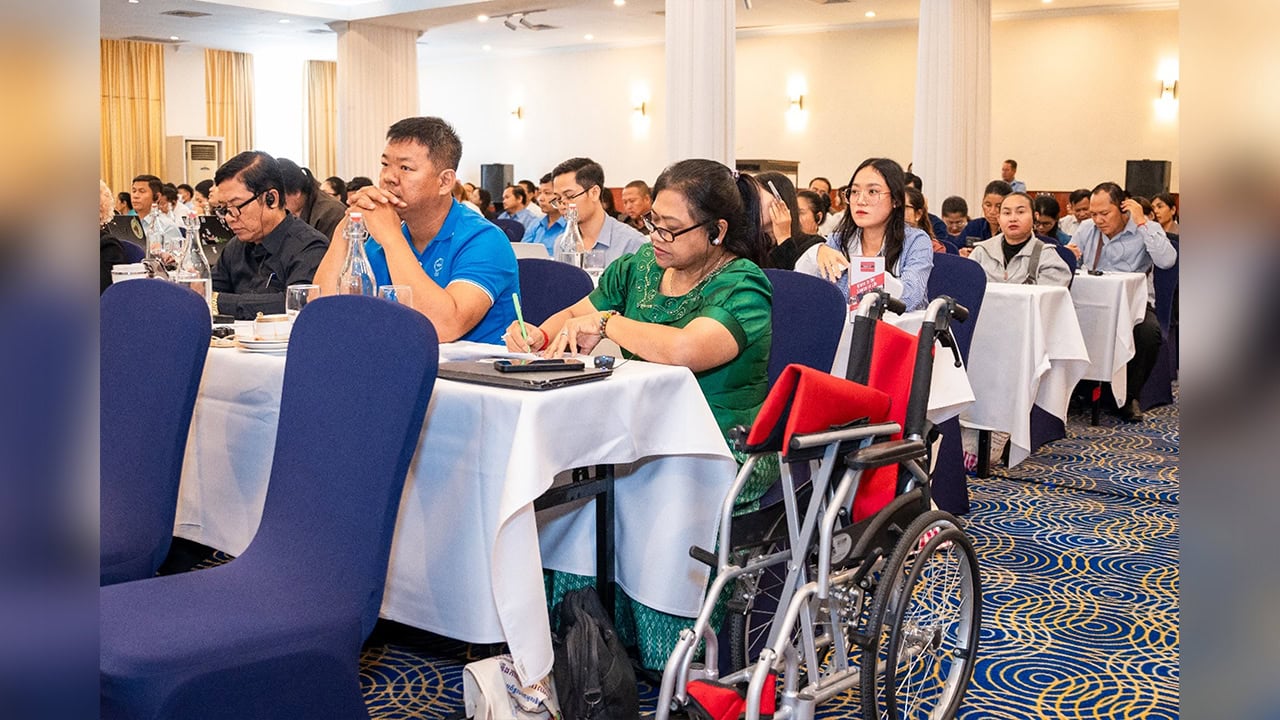 Cambodia Discusses Strategies to Extend Social Protection to Informal Workers