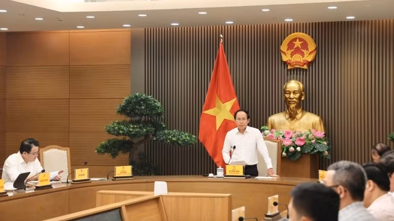 Vietnam Accelerates Legal Review to Boost Economic Growth, Urges Policy Proposals and Issue Consolidation