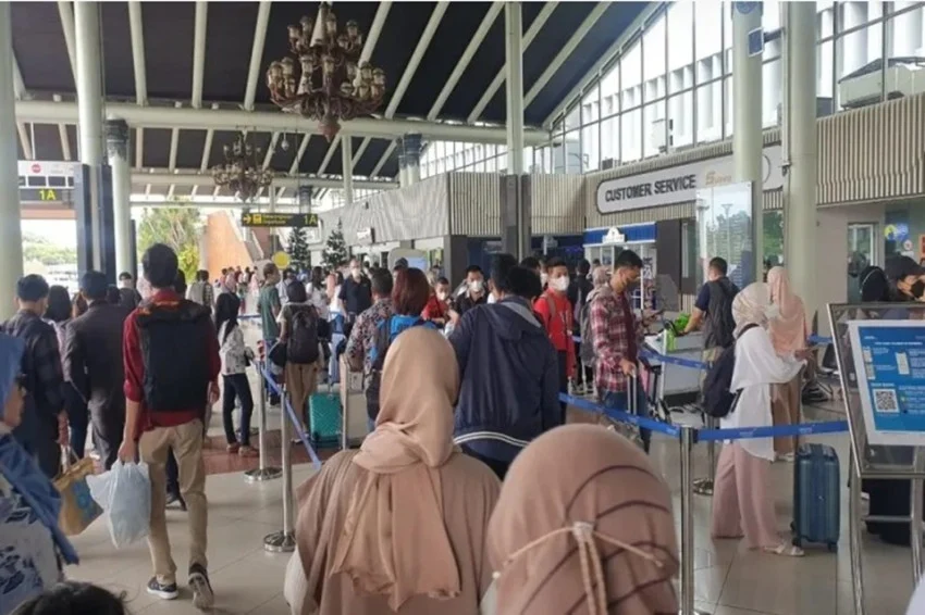Indonesian Supreme Court Judge Highlights Soaring Airfares Amidst Low Delay Compensation