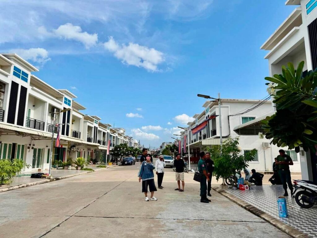 Bavet City Authorities Verify Foreign Residents' Legal Status, 19 Found with Valid Visas