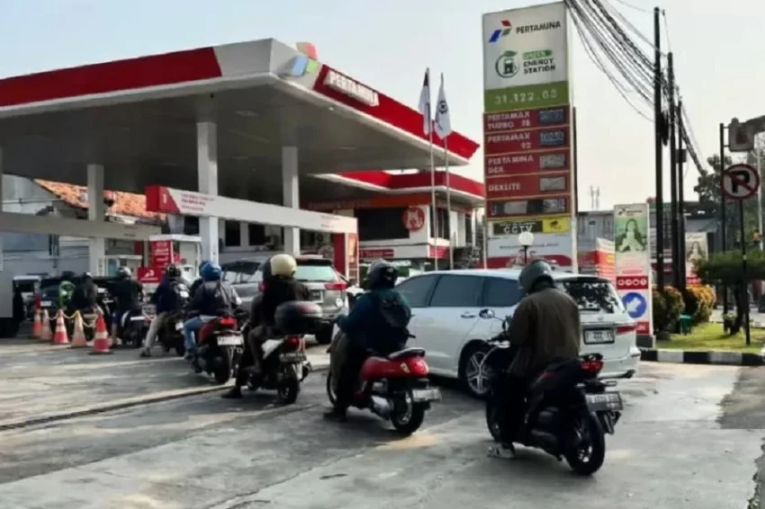 Despite Global Oil Price Drop, PDI-P Urges Indonesian Government to Re-evaluate Pertamax Fuel Price