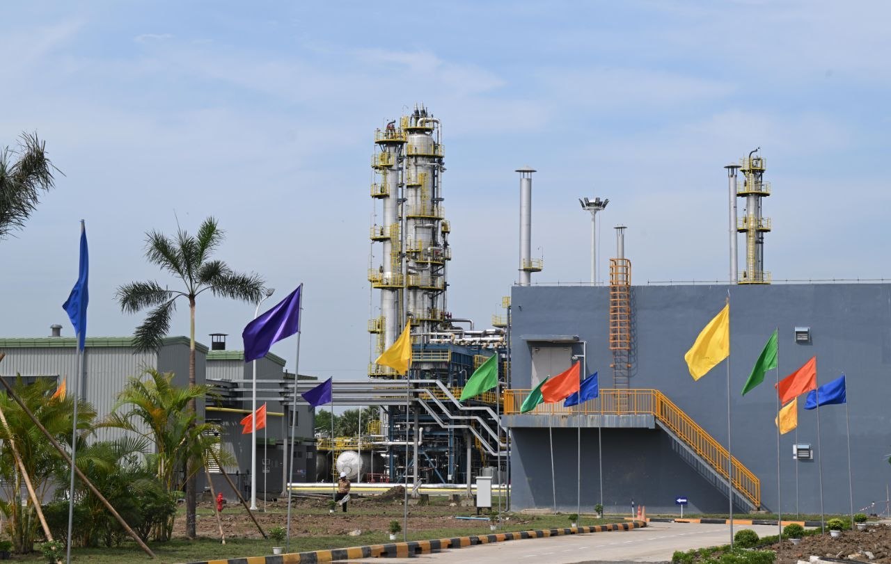 Regime re-opens Thanlyin oil refinery to mitigate fuel sanctions and boost jet fuel supply