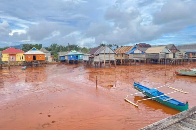インドネシア、EVモーター・地熱開発政策に批判 - 資源依存深化の懸念