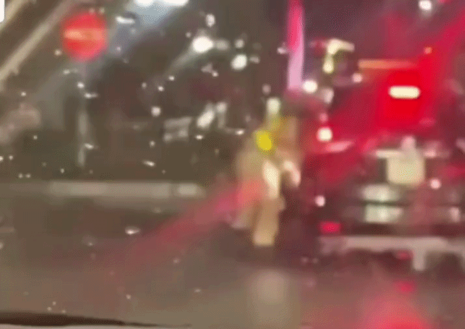 Driver drags officer nearly 300m during drunk driving check in Thanh Hoa