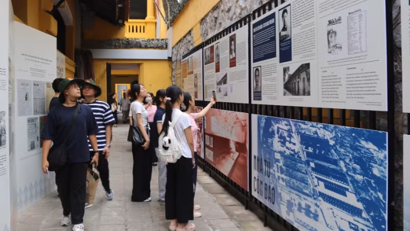 Special Exhibition Traces History of Vietnamese Revolutionary Press at Hoa Lo Prison