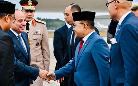 Egyptian President El-Sisi Arrives in Jakarta for Talks with President Prabowo