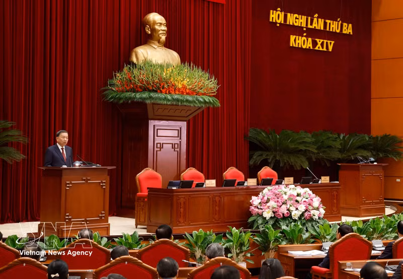 Vietnam's Party Central Committee Declares Transition to New Development Stage: Action is Key