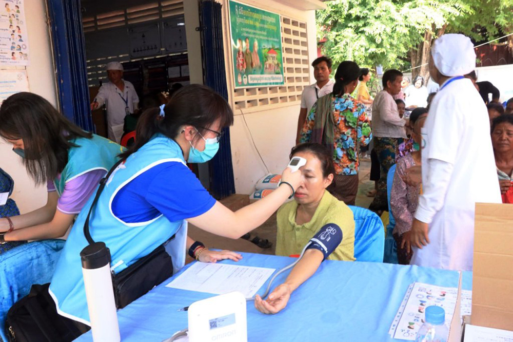 Taiwanese Medical Team and UCB Bank Provide Aid and Medical Treatment to Rural Cambodian Residents