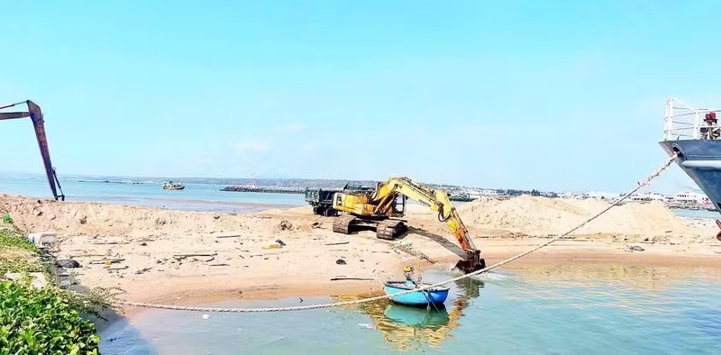 ベトナム沿岸、河口の堆積問題深刻 化、物流・漁業に影響