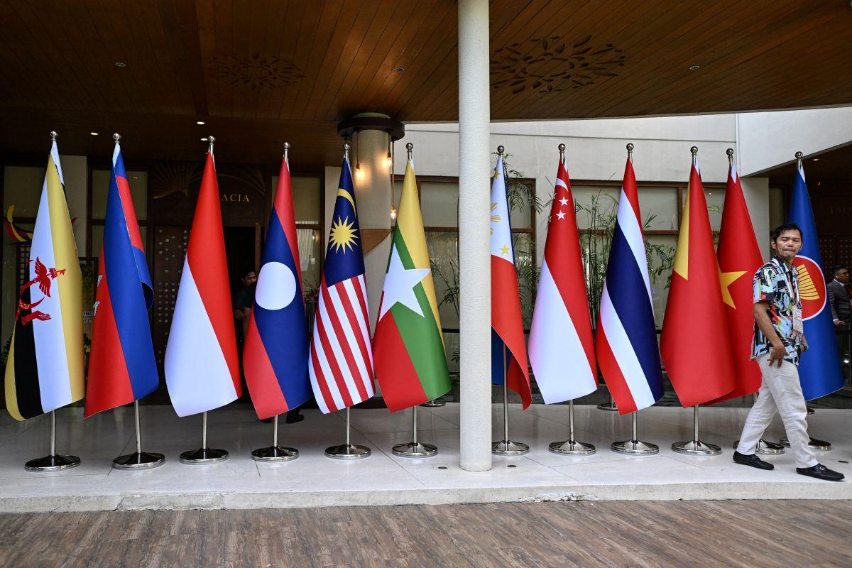 ASEAN外相会議、米イラン対立と南シナ海問題に揺れるマニラ
