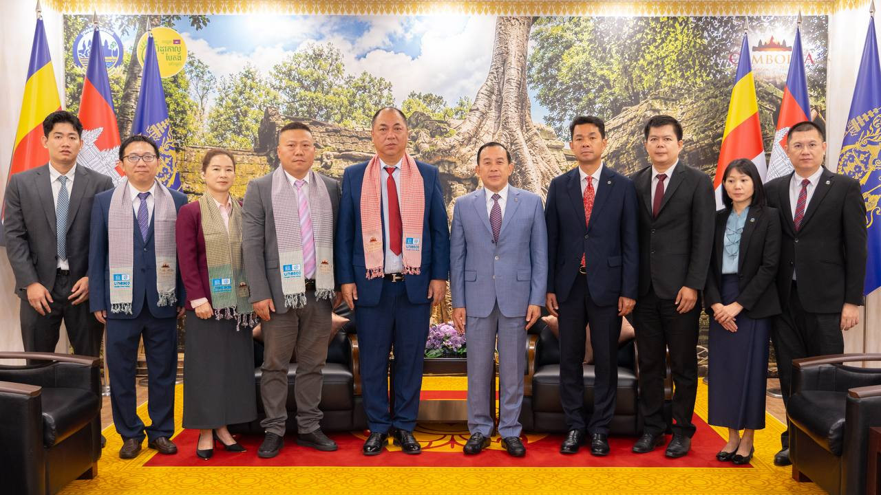 カンボジアと中国甘粛省、観光協力強化へ 「莫高窟とアンコールワット」結ぶ新ルート検討