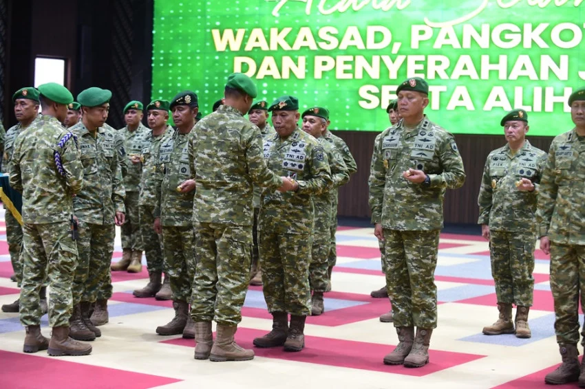 インドネシア陸軍、指揮系統強化へ司令官交代