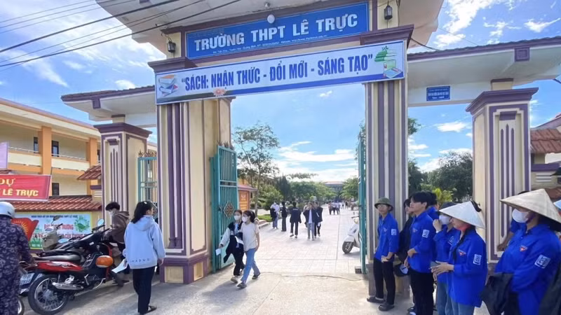 Quang Tri Province: Two Suspects Charged in High School Graduation Exam Malpractice Allegations