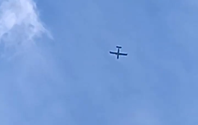 デモソの西部を軍事評議会が空爆、民間人5人以上が負傷