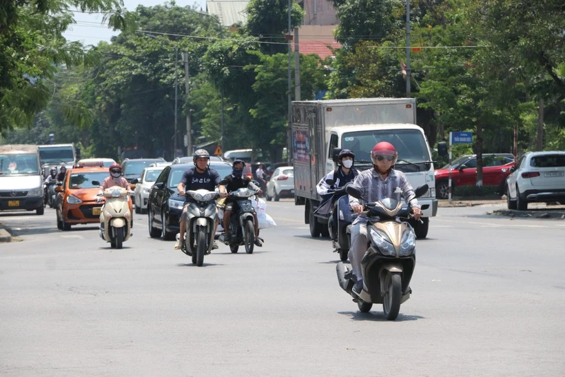 Vietnam's North and Central Regions Brace for Intense Heatwave Above 38°C