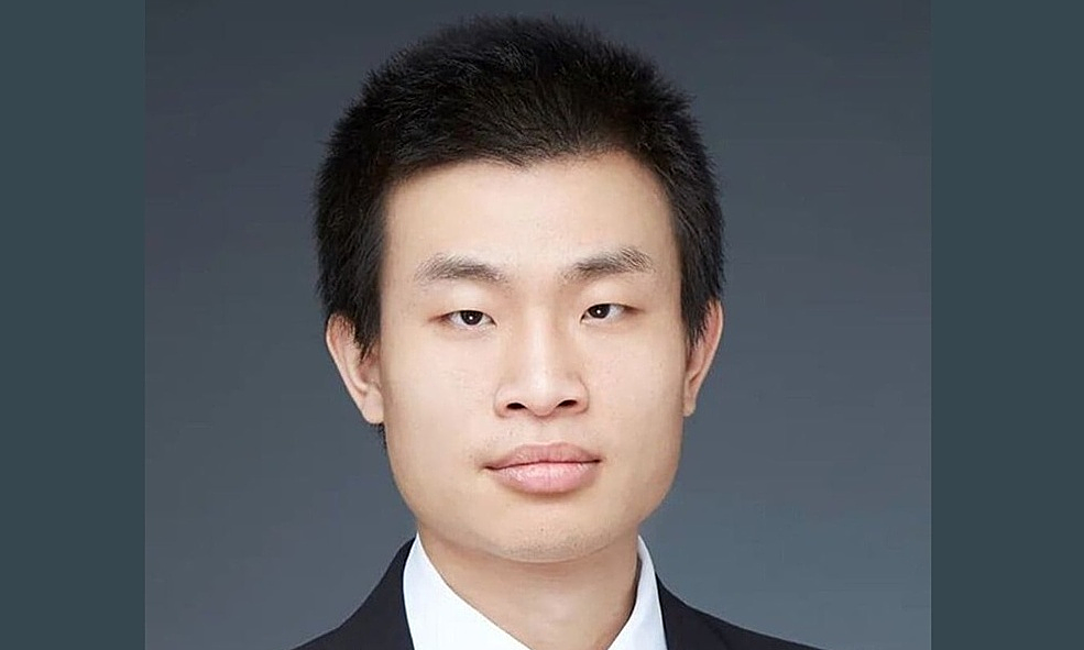 China's Math Prodigy 'God Wei' Sells Over 30,000 Workbooks in Social Media Comeback
