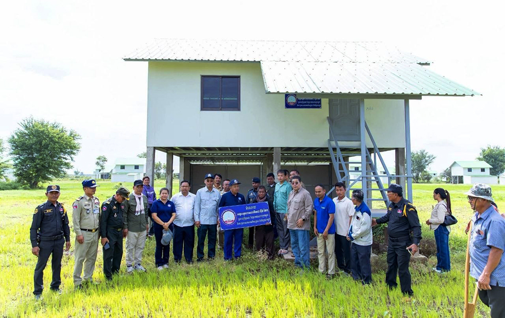17 Veteran Families in Banteay Meanchey Receive Homes as Gifts from Samdech Techo Hun Sen