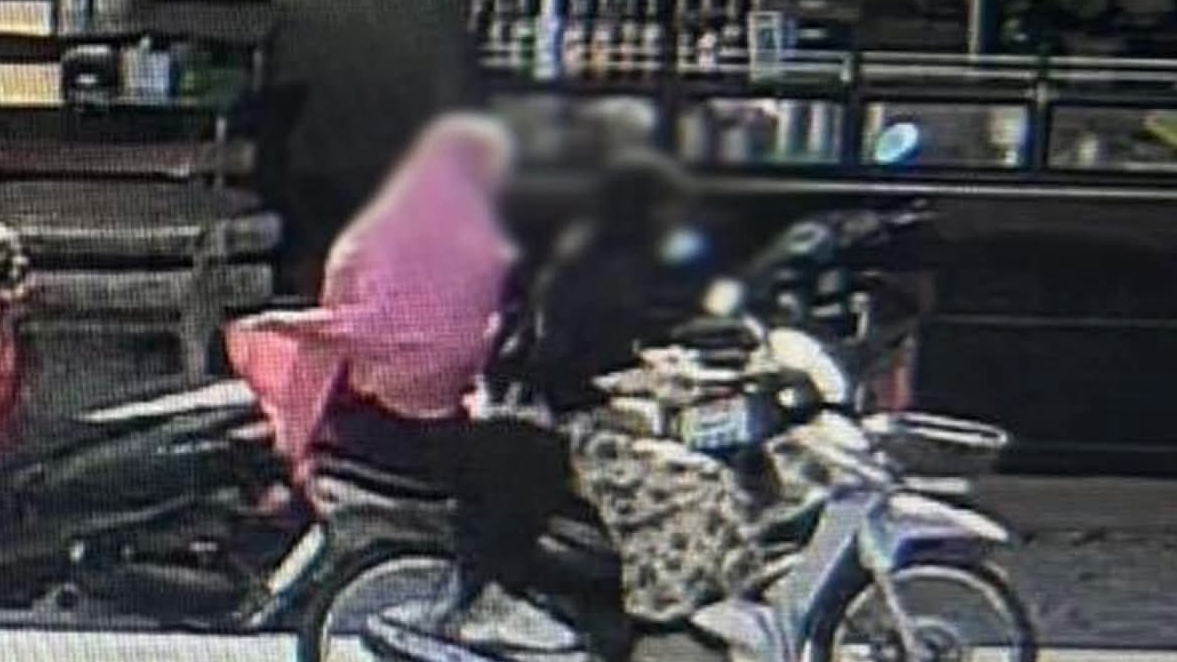 パタニ、学校前で教師が殺害される 乳児抱きかかえの悲劇