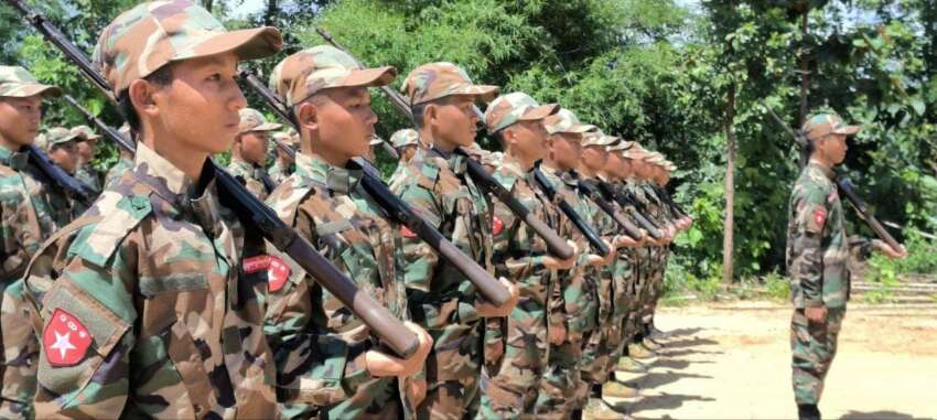 補給部隊襲撃、兵士13人死亡、武器鹵獲