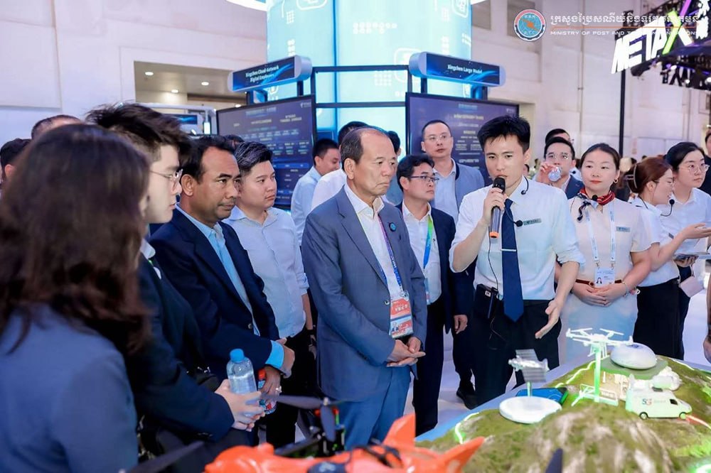 Cambodia's Telecom Minister Explores AI Advancements, Seeks Tech Collaboration in Shanghai