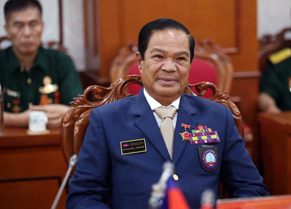 カンボジア元軍人、ベトナムとの友好団体と会談