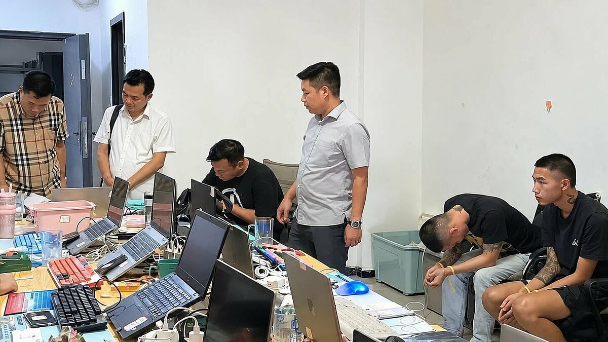 ベトナム・ラオス警察、大規模詐欺グループ摘発 91人逮捕、1500億ドン被害