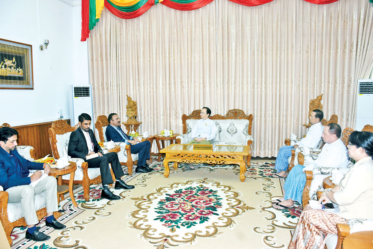 Myanmar Health Minister Meets Pakistani Ambassador to Discuss Medical Cooperation and Local Production