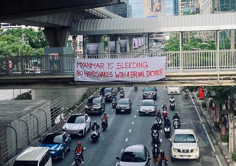 Min Aung Hlaing concludes two-day visit to Bangkok amid protests and parliamentary disruption