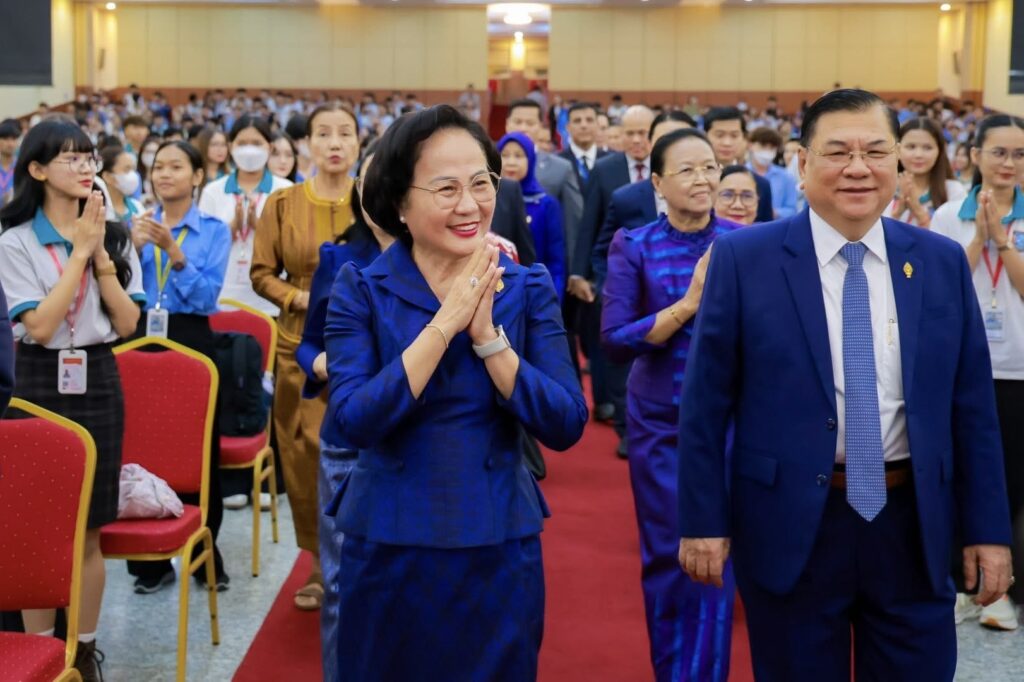 カンボジア国会議員、デジタル時代における若者の能力向上を奨励