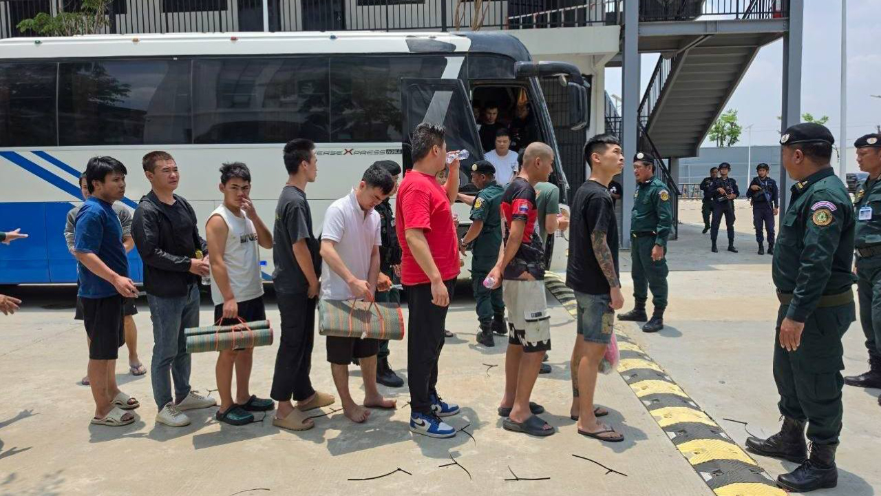 Nearly 1,000 scammers detained at former Takeo scam centre