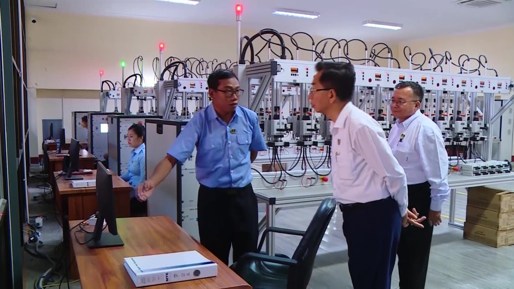 Electrification: Union Minister makes inspections in Nay Pyi Taw