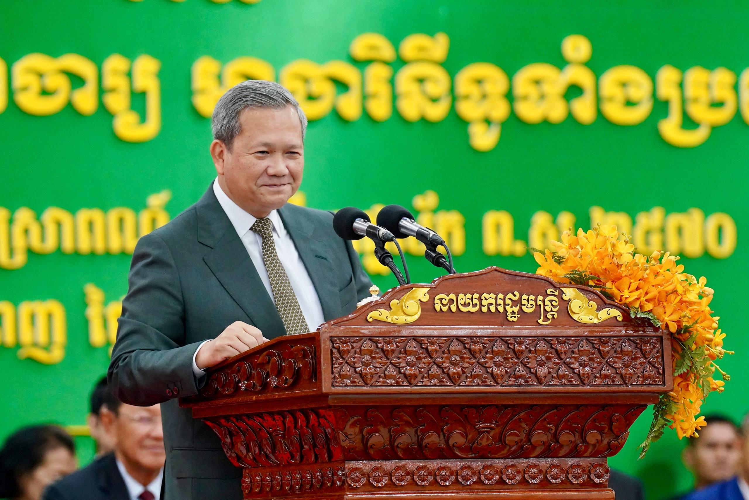 Cambodian PM Meets Buddhist Clergy, Emphasizes Harmony Between Tradition and Modernity