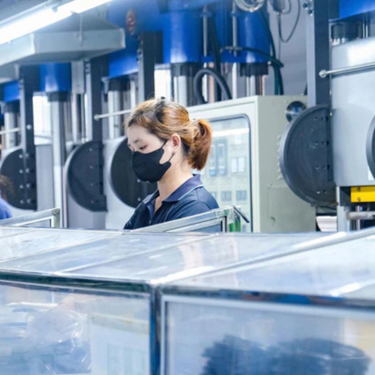 Vietnam Faces Tight Labor Market as Year-End Production Peaks
