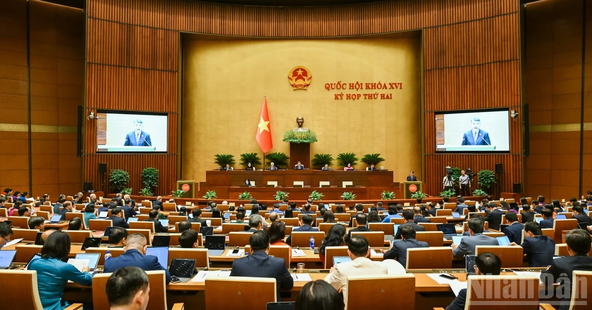 Vietnam's National Assembly Debates Socio-Economic Plans, State Budget, and Public Investment