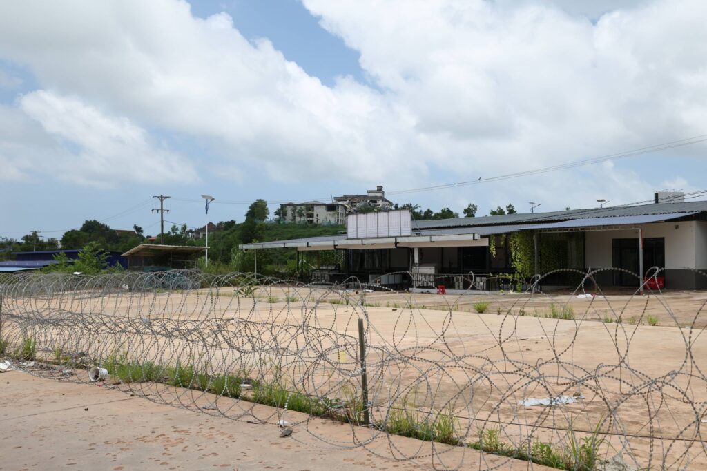 カンボジア・タイ国境緊張、2万人超が帰還できず