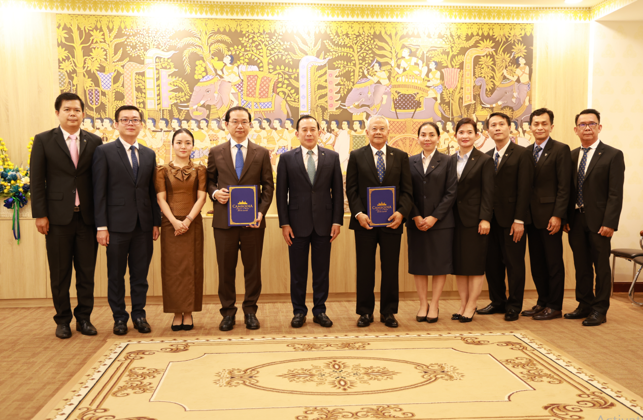 Cambodia's Ministry of Tourism and ACLEDA Bank Ink MoU for e-Payment Services