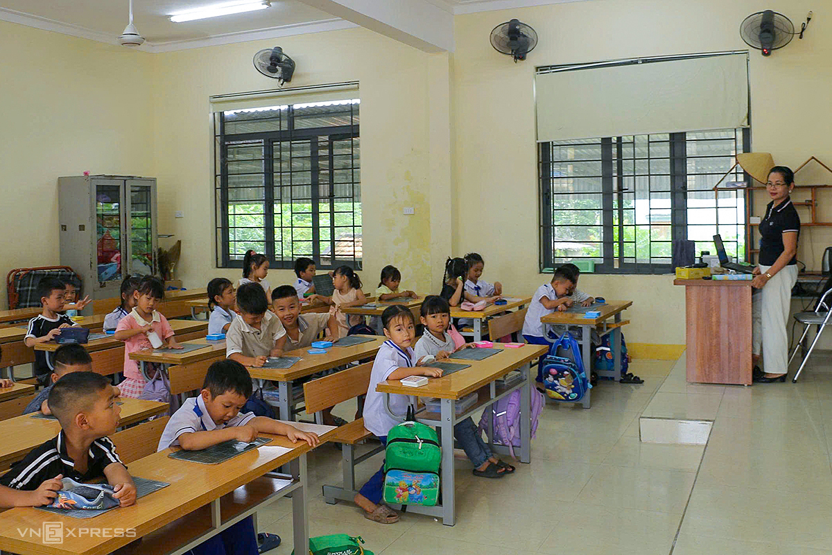 Vietnam Floods: Lam Dong Province Residents and Tourists Evacuated Amidst Rising Waters