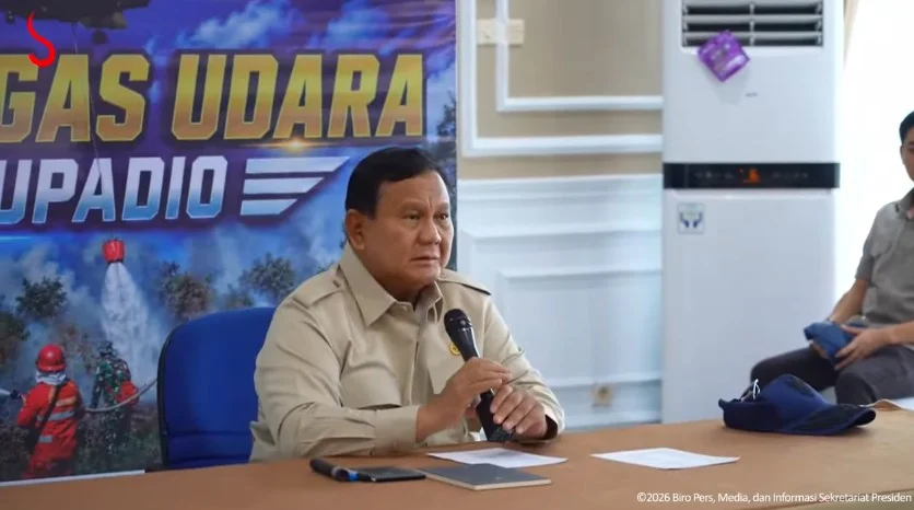 Defense Minister Prabowo Leads Meeting on Forest Fires in West Kalimantan