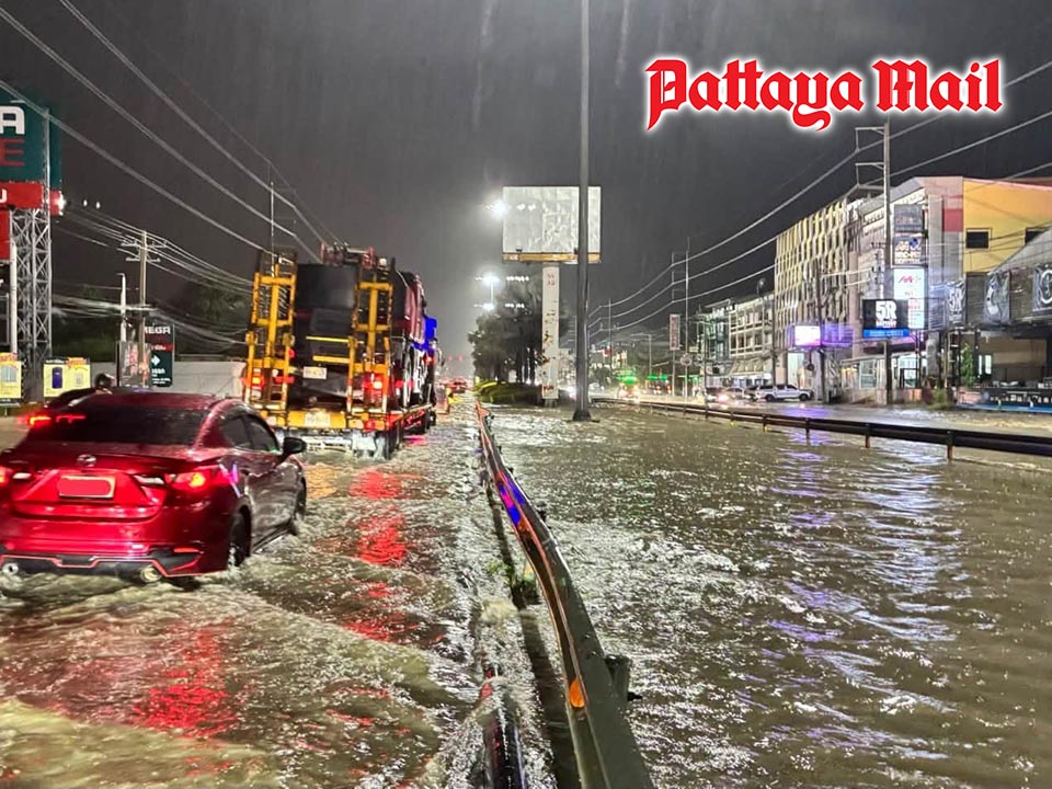 Pattaya Streets Submerged by Overnight Rain, Causing Traffic Chaos and Disrupting Daily Life