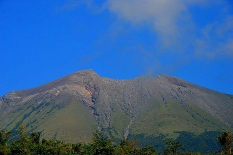 Kanlaon Volcano Emits Sulfur Stench, Residents Advised to Take Precautions