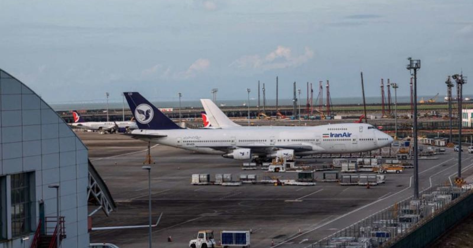 イラン航空網封鎖、中東航空安全に波紋