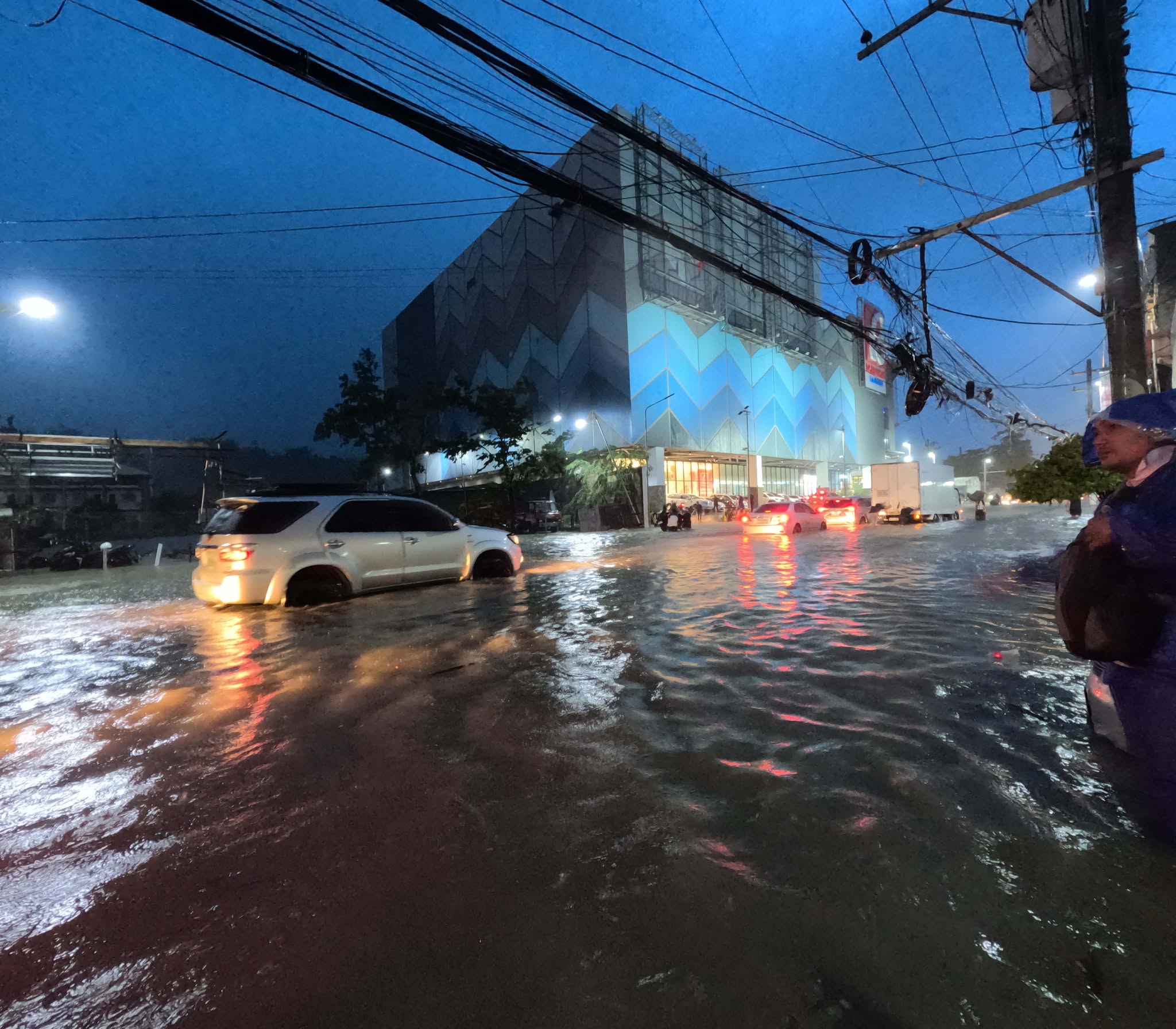 ルソン島ラウニオン州、熱帯低気圧ルイスとモンスーン雨で111人避難