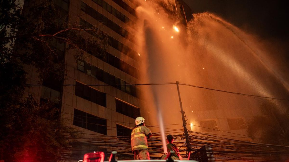 Jakarta Revenue Agency Building Catches Fire Again, Building Systems Hamper Response