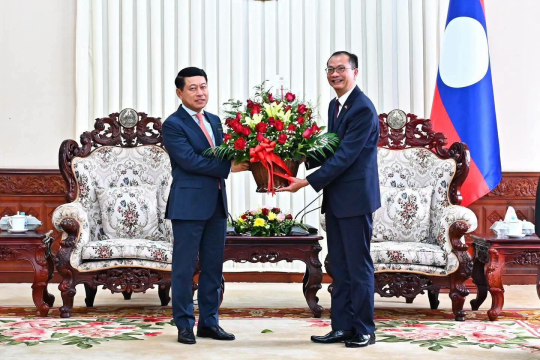 Laos PM Meets Myanmar Ambassador, Agrees to Strengthen Bilateral Ties