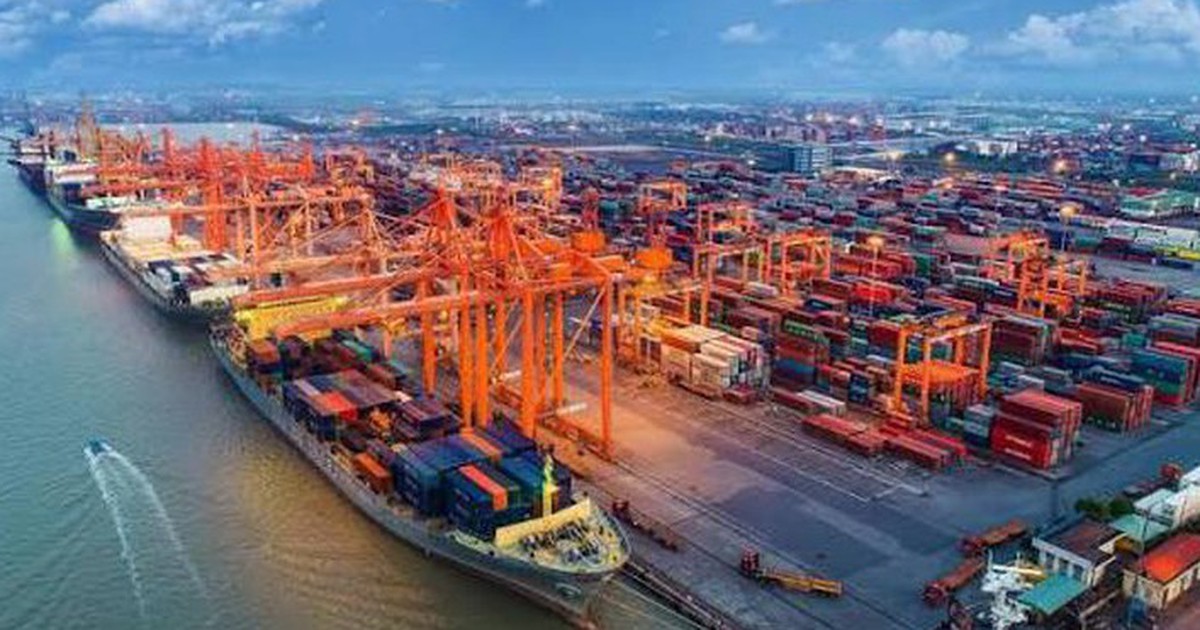 Vietnam's Foreign Trade Surpasses $1 Trillion Mark, Export Growth Exceeds Targets