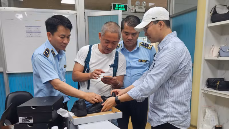Ho Chi Minh City Factory Producing Nearly 50,000 Pairs of Counterfeit Nike Shoes Discovered