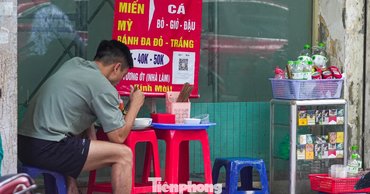 Hanoi Intensifies Sidewalk Clearance Campaign Amid Persistent Violations